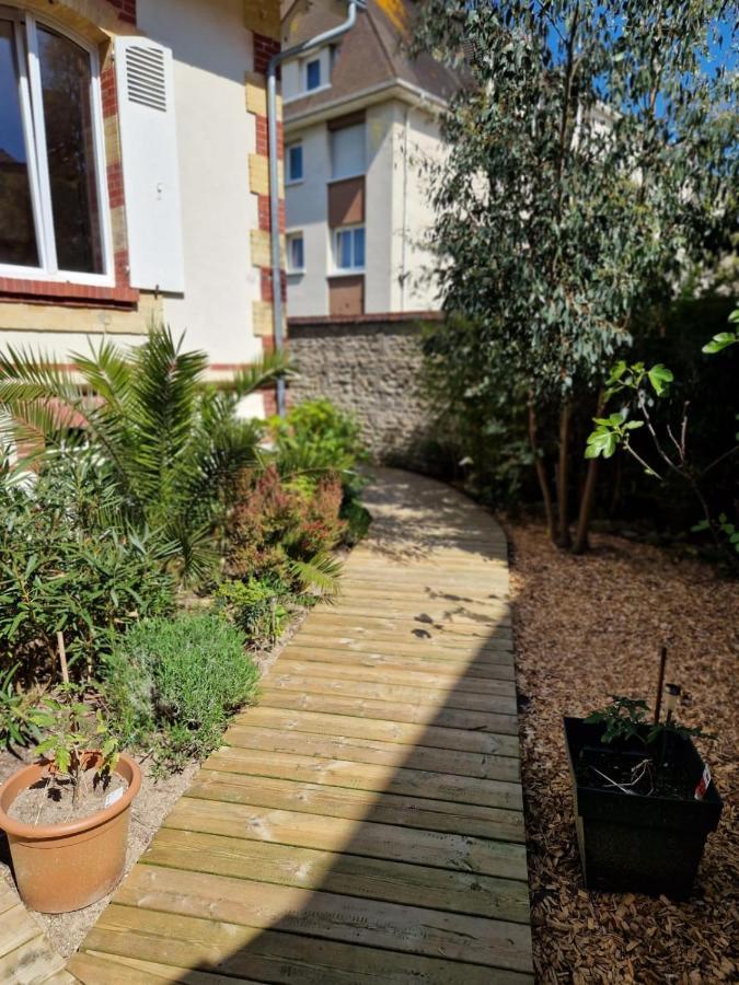 Maisonnette De Charme Villa Ouistreham Bagian luar foto